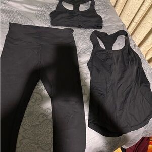 Lululemon Black Activewear Set - Size 6